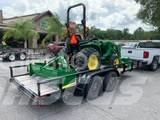 John Deere 3025E Kompaktní traktory