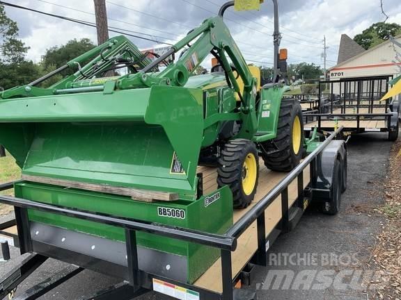 John Deere 3025E Kompaktní traktory