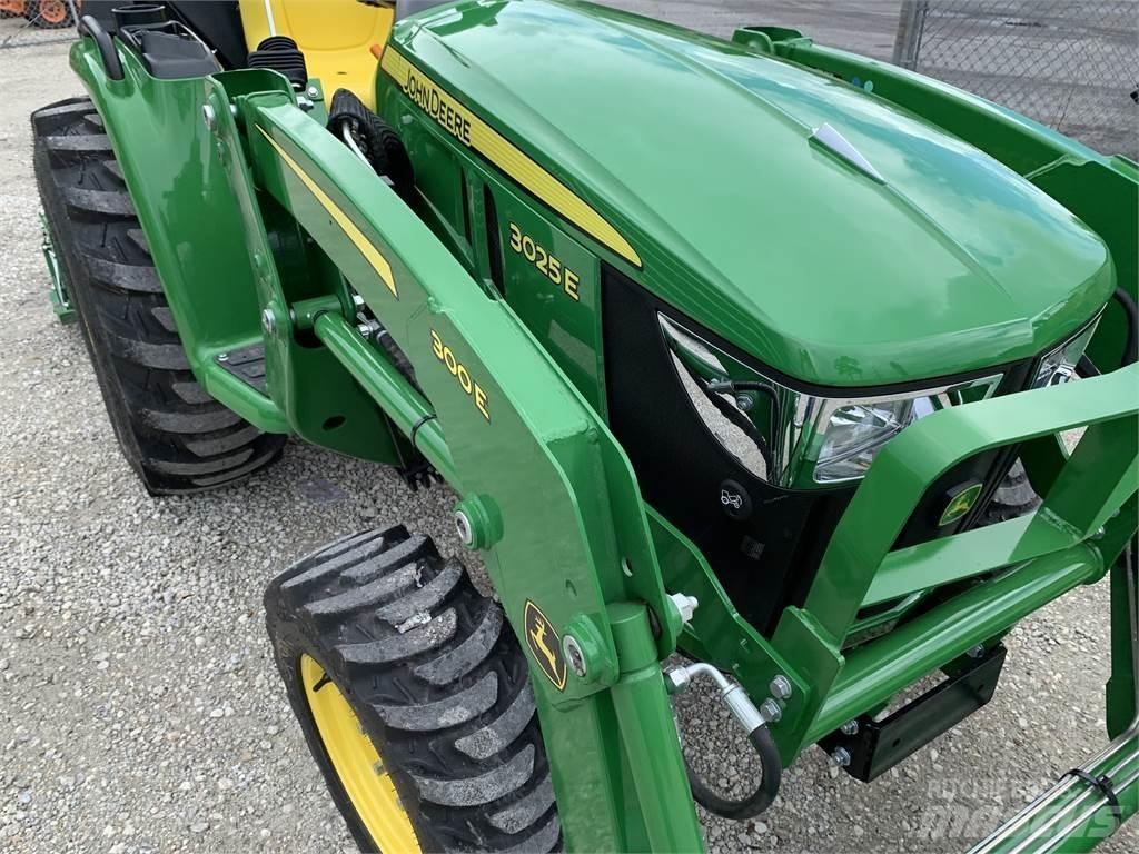 John Deere 3025E Kompaktní traktory