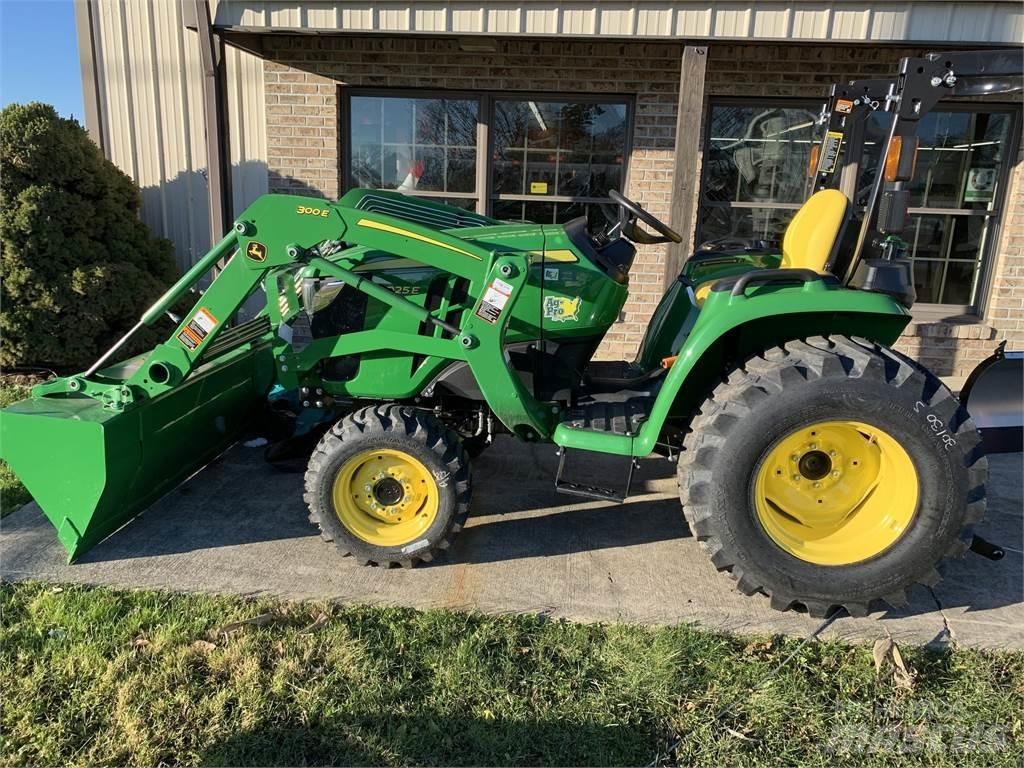 John Deere 3025E Kompaktní traktory