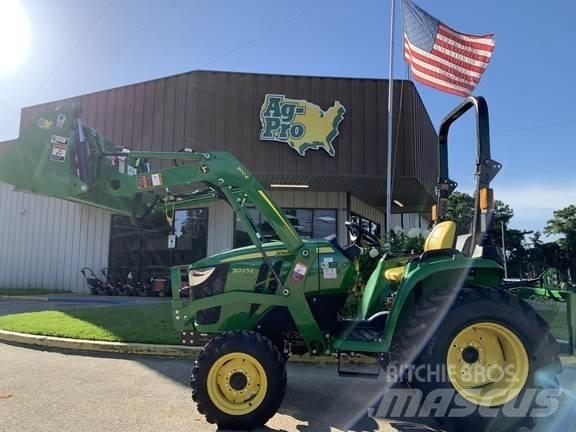 John Deere 3025E Kompaktní traktory