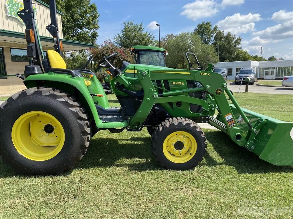 John Deere 3025E Kompaktní traktory