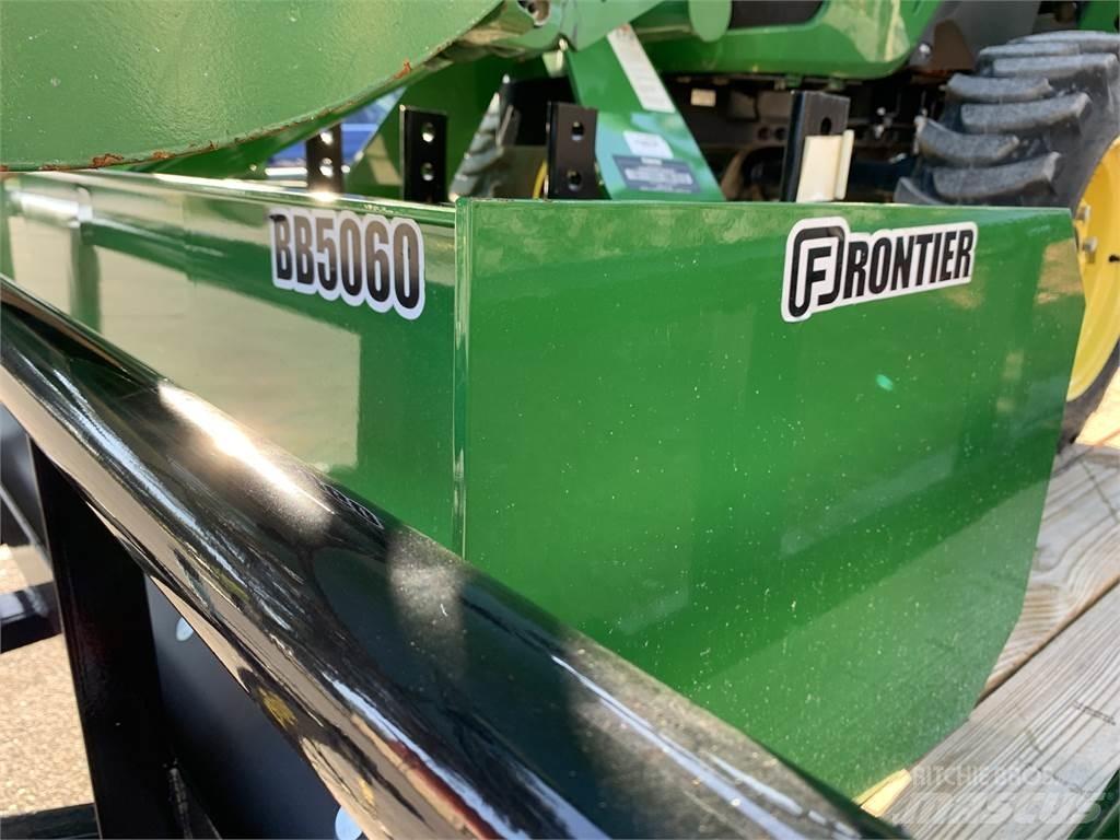 John Deere 3032E Kompaktní traktory