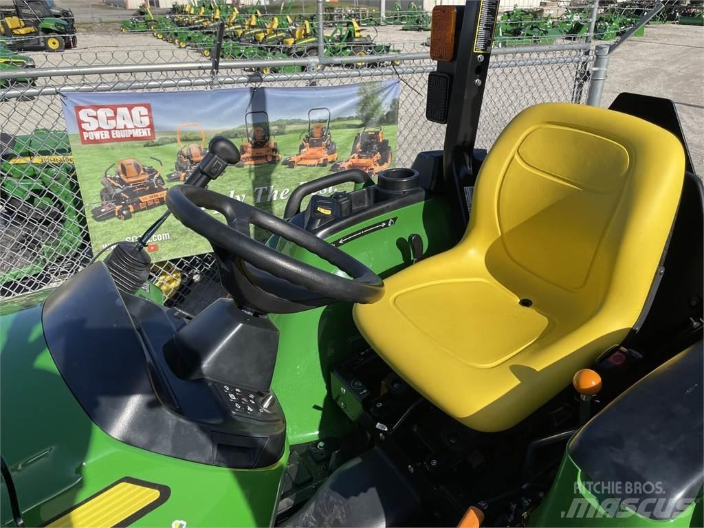 John Deere 3032E Kompaktní traktory