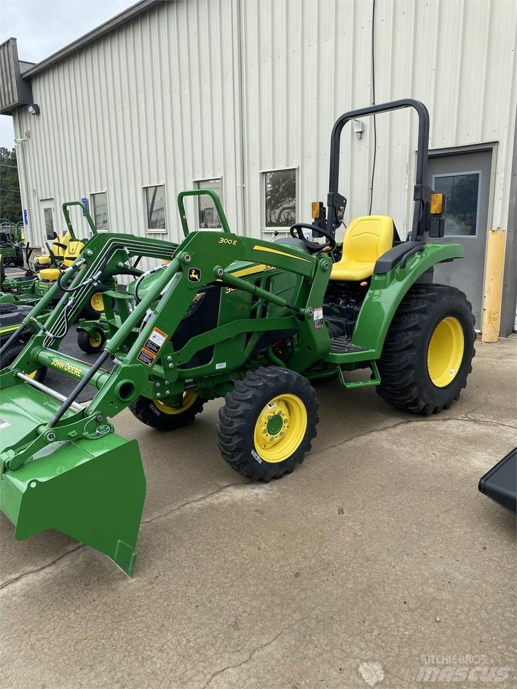 John Deere 3035D Další