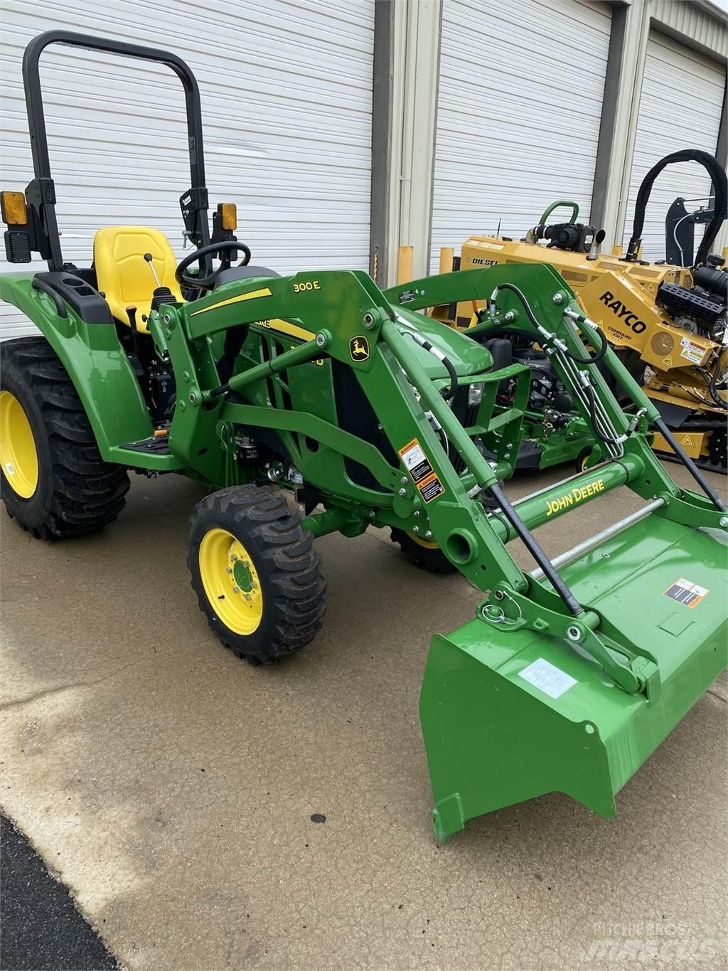 John Deere 3035D Další