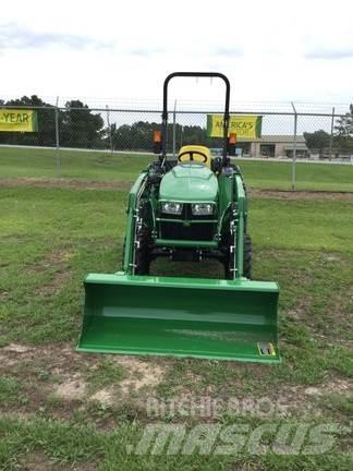 John Deere 3038E Kompaktní traktory