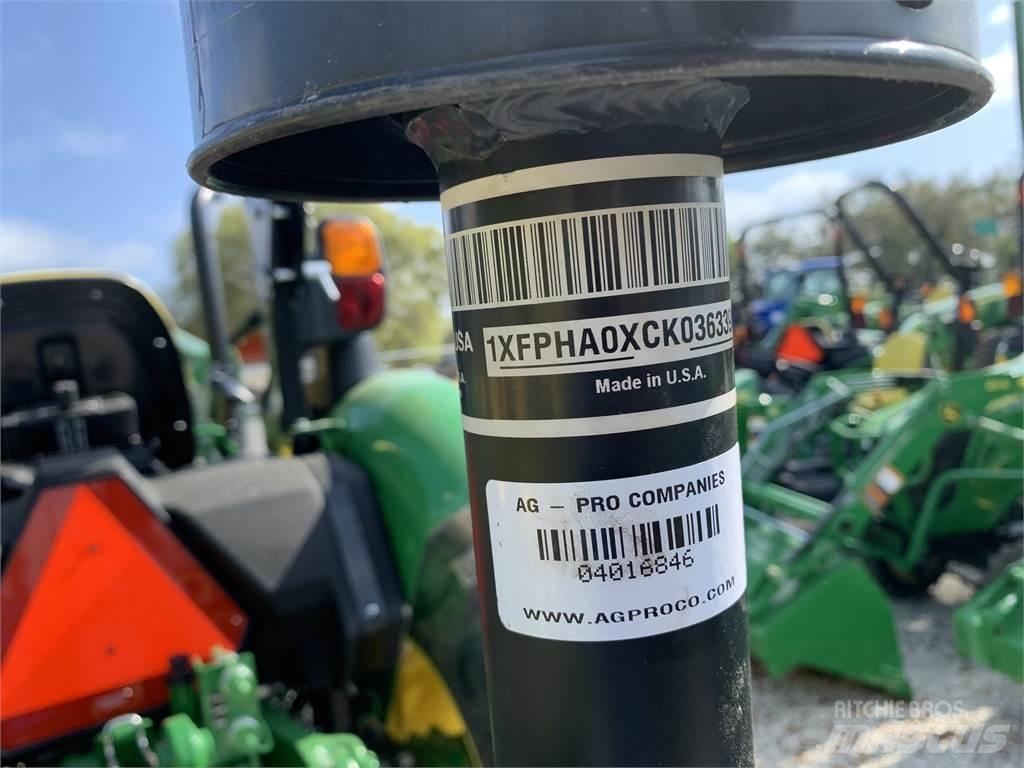 John Deere 3038E Kompaktní traktory