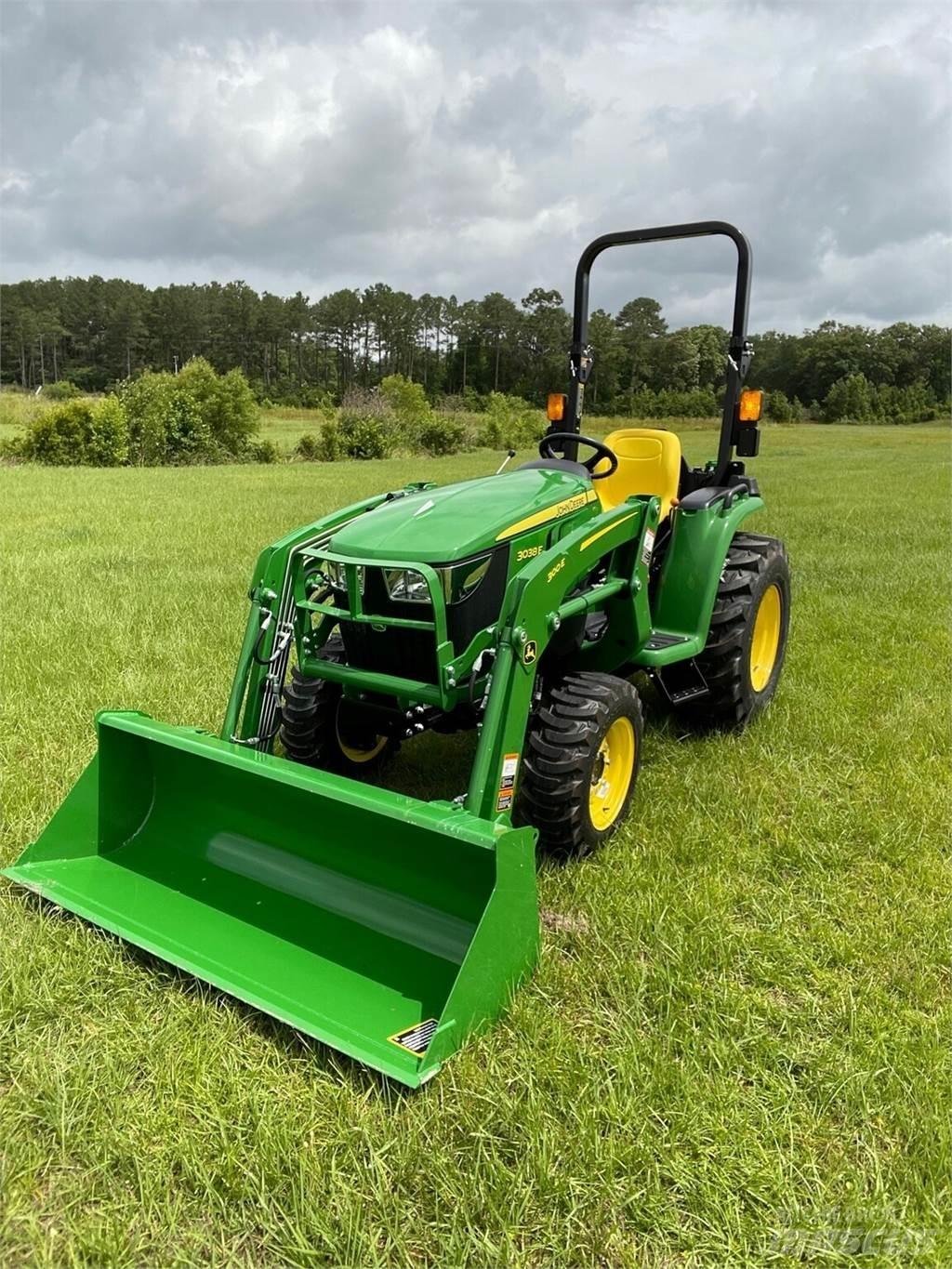 John Deere 3038E Kompaktní traktory