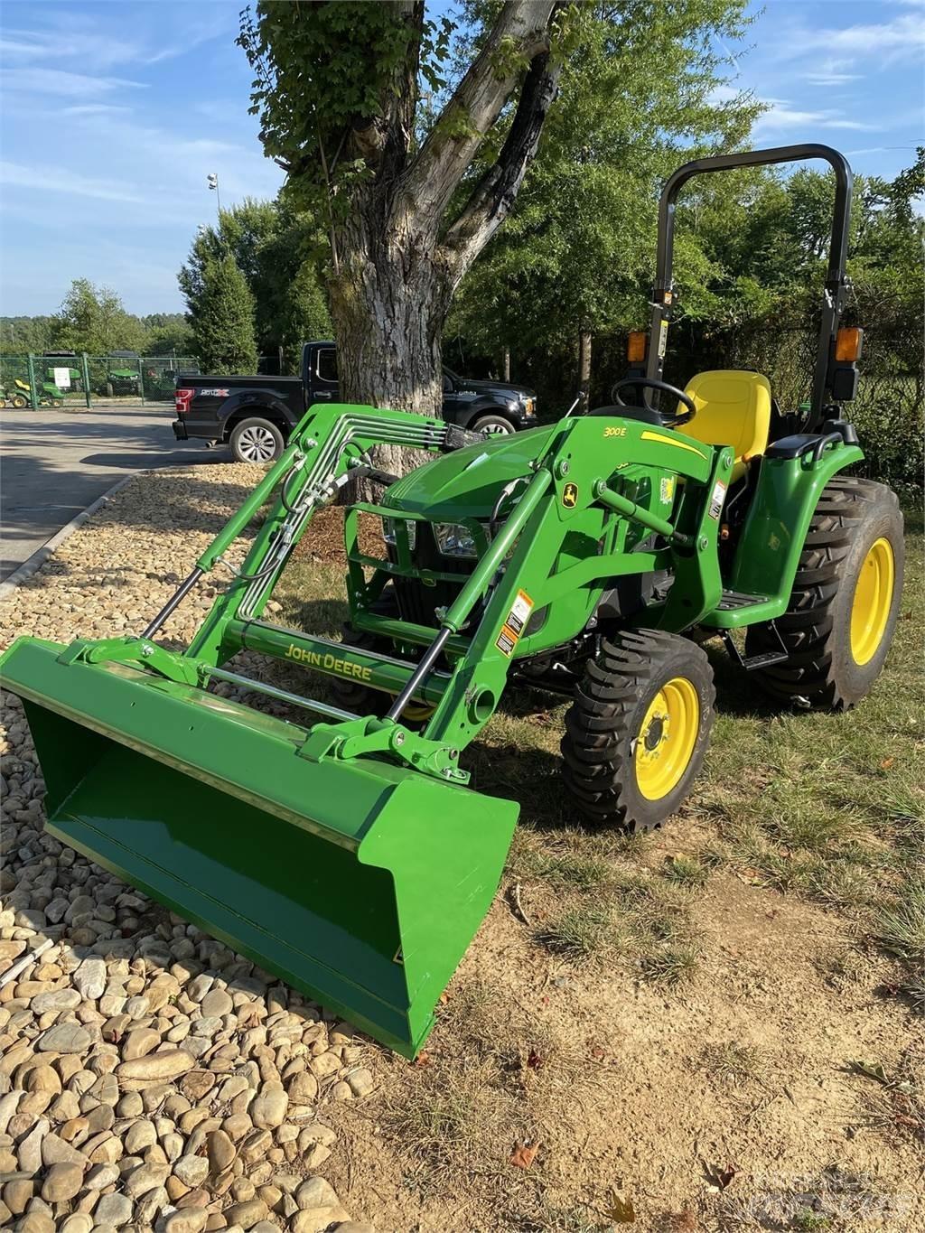 John Deere 3038E Kompaktní traktory