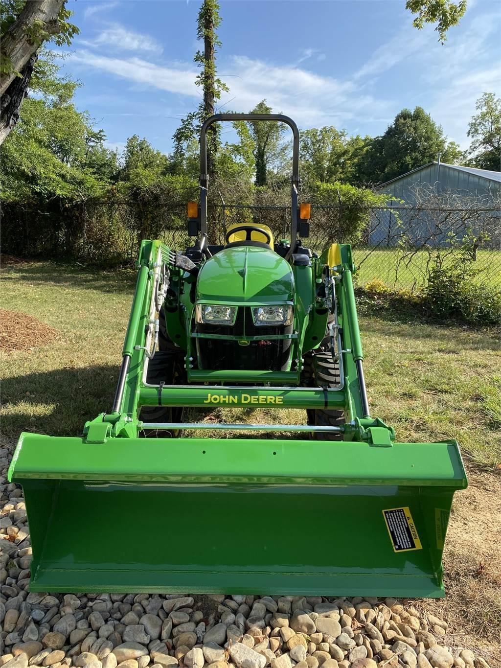 John Deere 3038E Kompaktní traktory