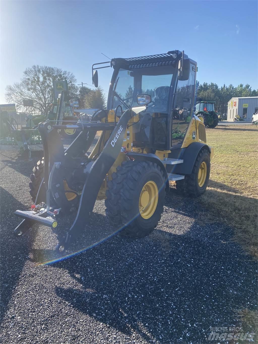 John Deere 304 G Mininakladače