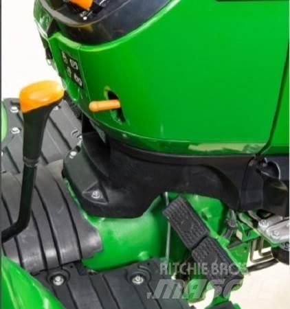 John Deere 3043D Traktory
