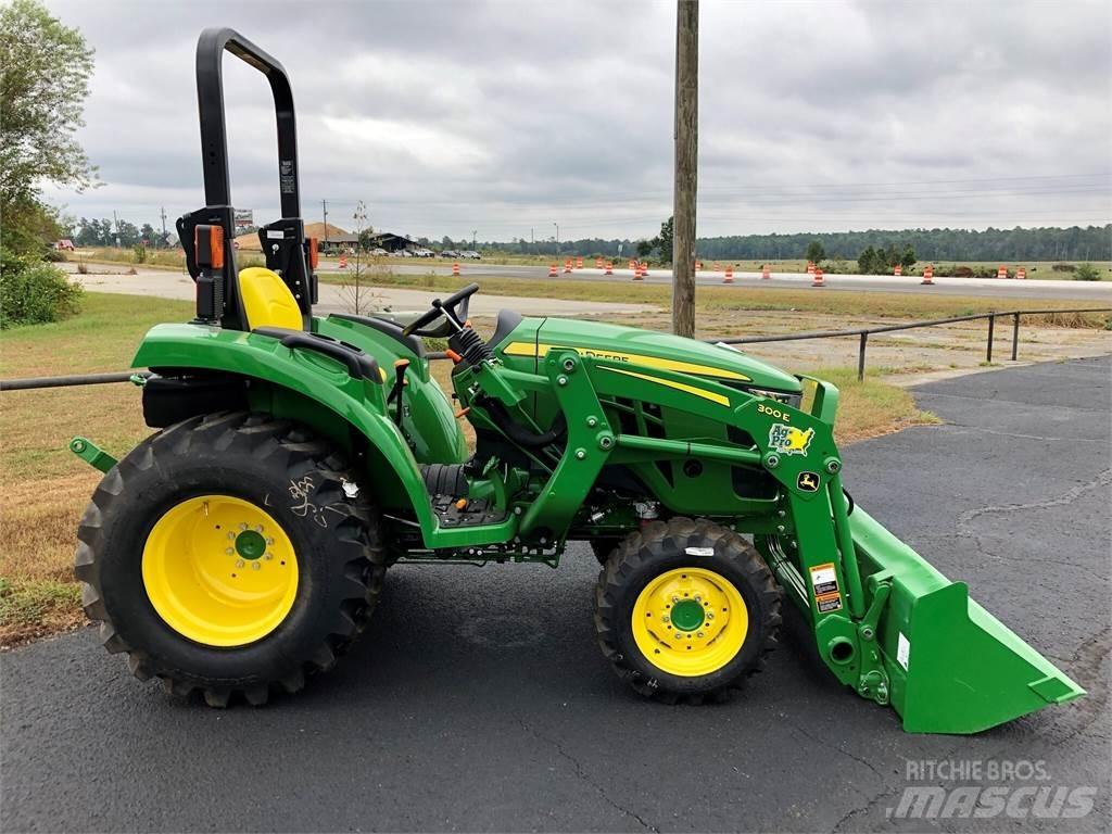 John Deere 3043D Traktory