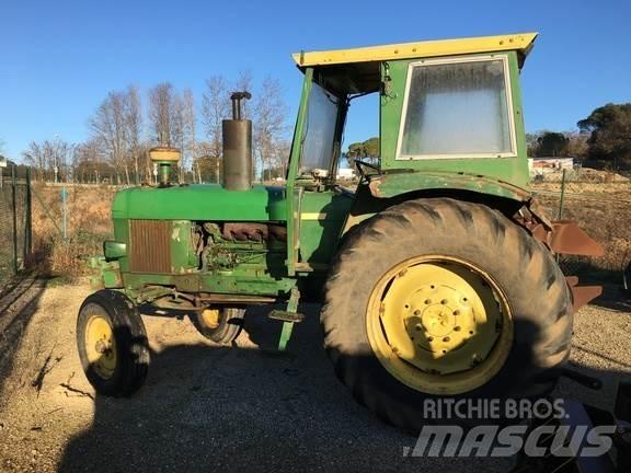 John Deere 3135 Traktory