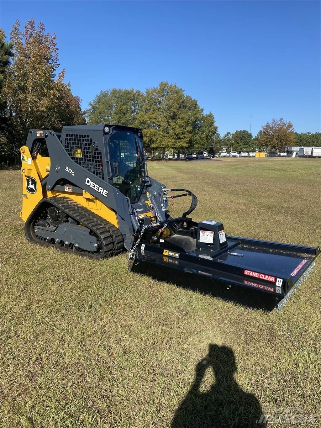 John Deere 317G Mininakladače