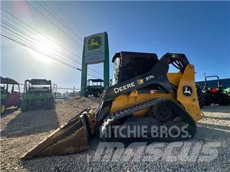 John Deere 317G Smykem řízené nakladače