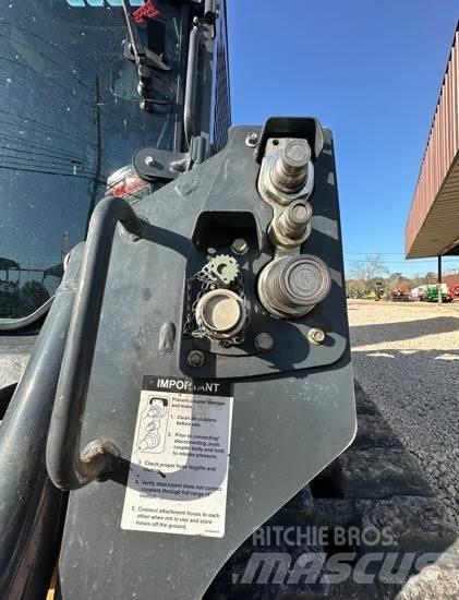 John Deere 317G Smykem řízené nakladače