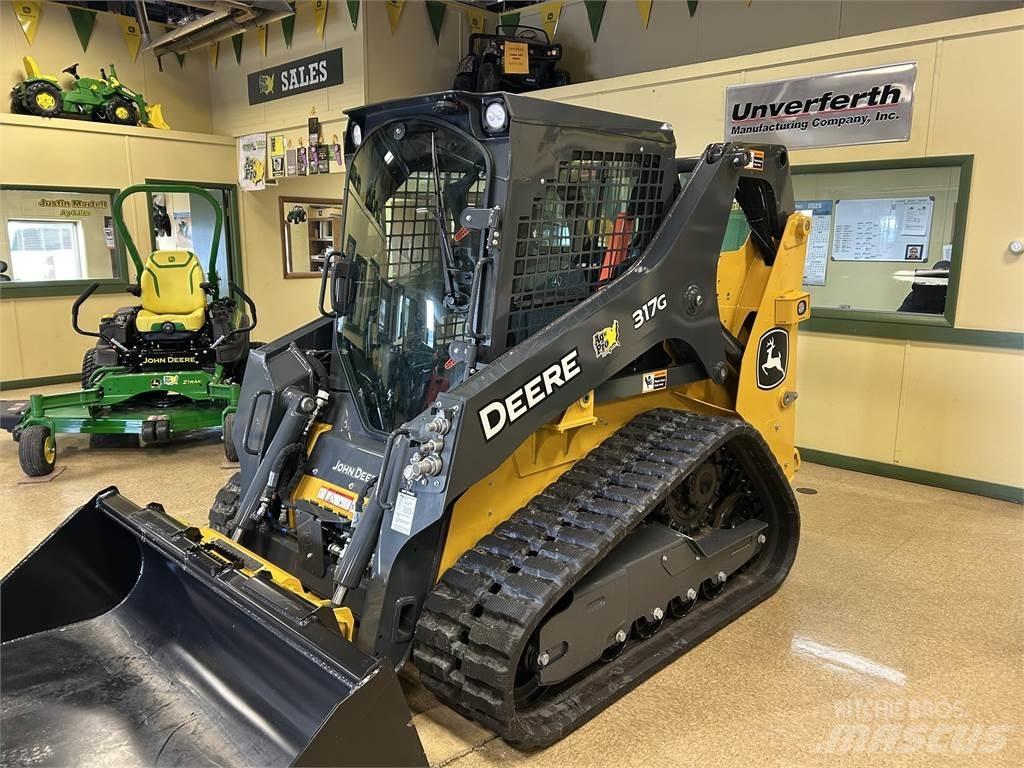 John Deere 317G Mininakladače