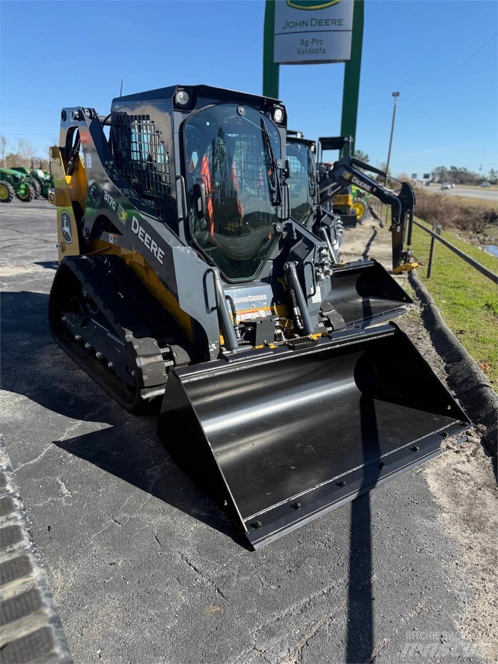 John Deere 317G Mininakladače