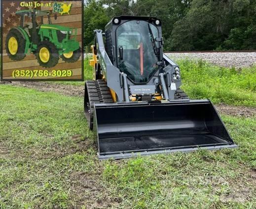 John Deere 317G Mininakladače