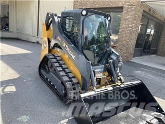 John Deere 317G Smykem řízené nakladače