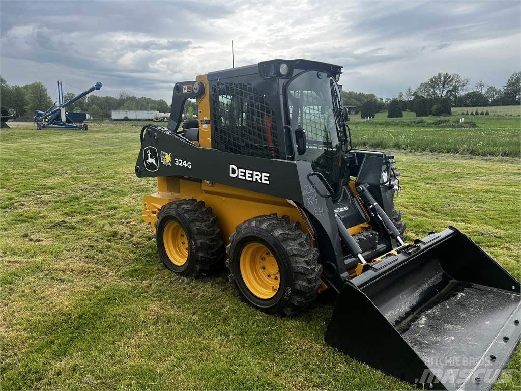 John Deere 324G Smykem řízené nakladače