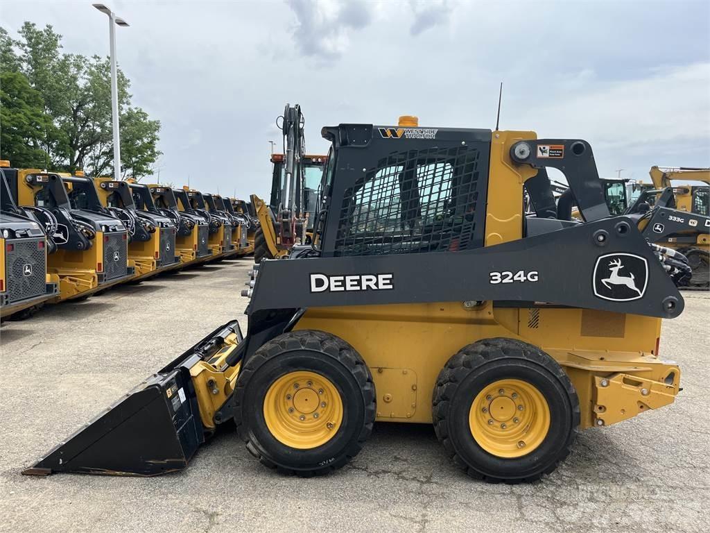 John Deere 324G Smykem řízené nakladače