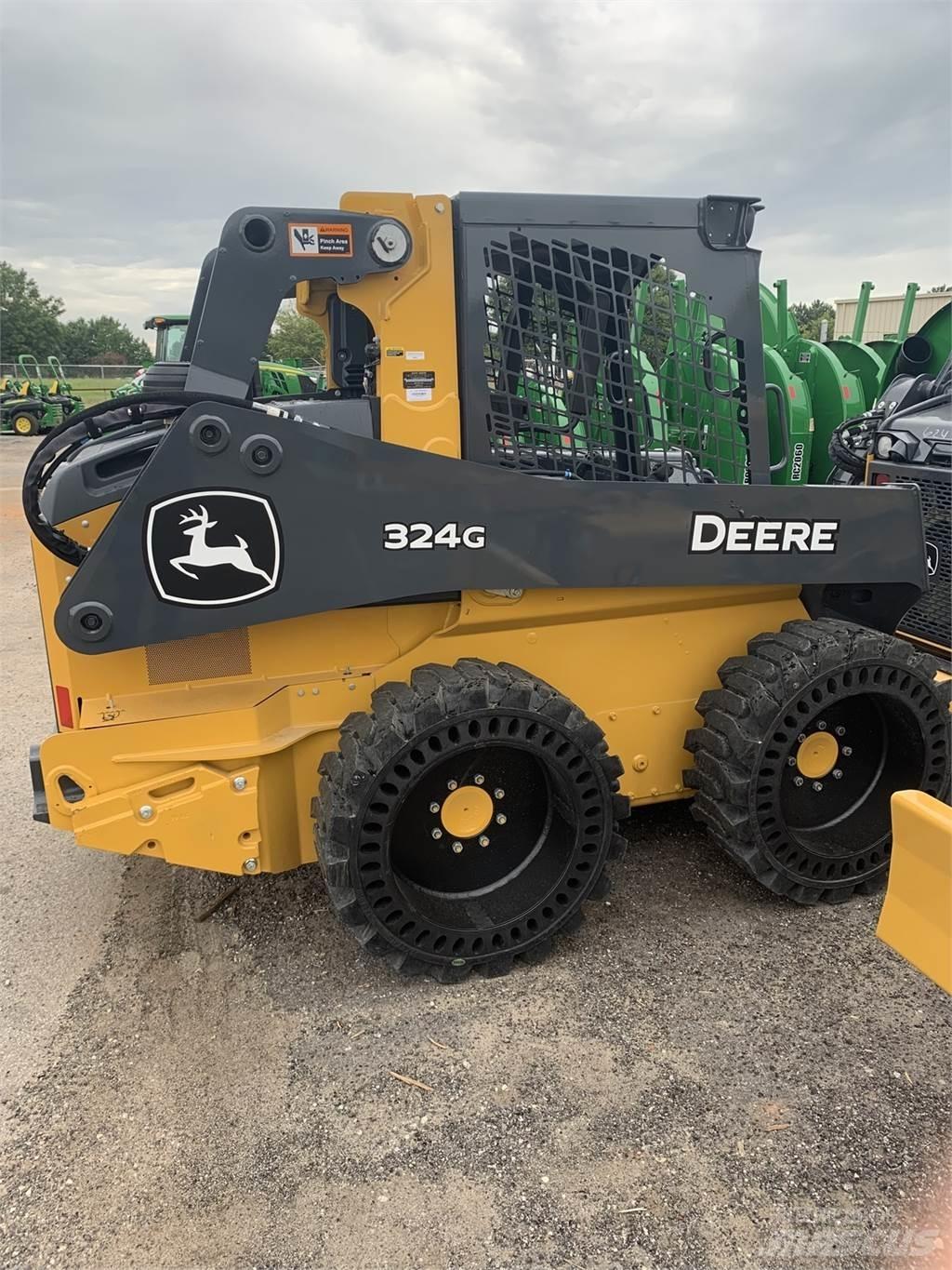 John Deere 324G Smykem řízené nakladače