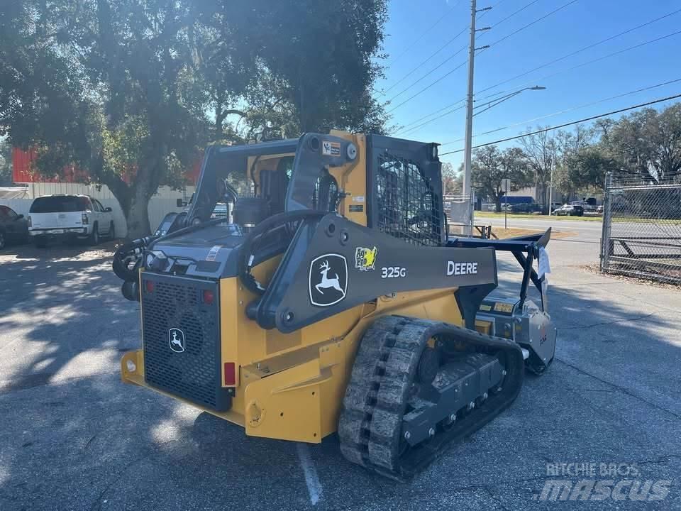 John Deere 325G Mininakladače