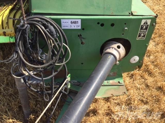 John Deere 349 Lis na hranaté balíky