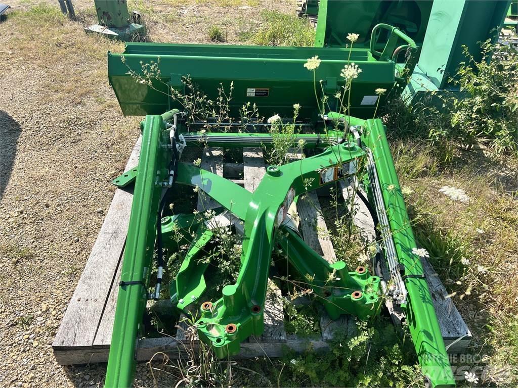 John Deere 400E Traktory