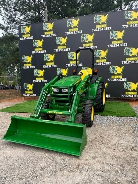John Deere 4044R Traktory