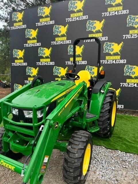 John Deere 4044R Traktory