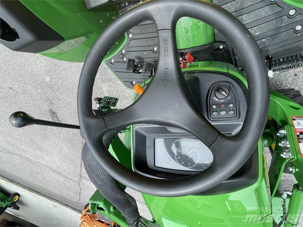 John Deere 4052M Traktory