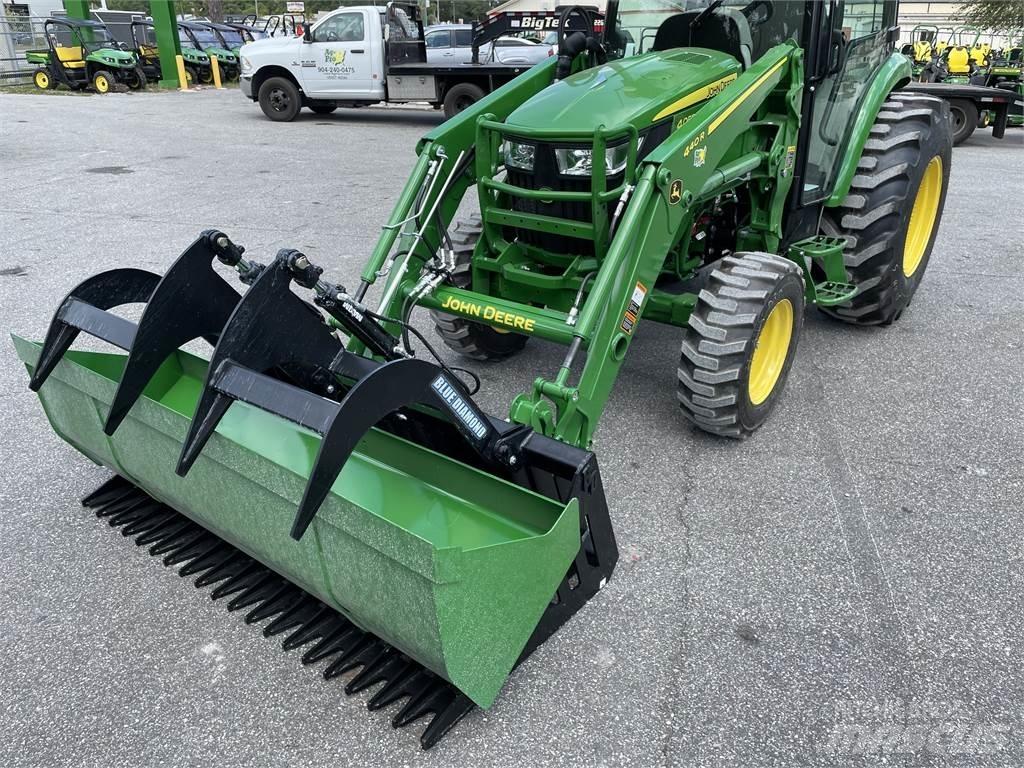 John Deere 4052R Traktory