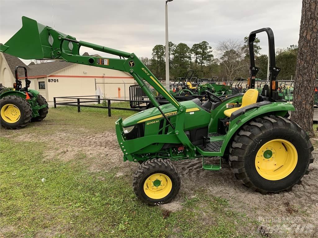 John Deere 4066M Traktory