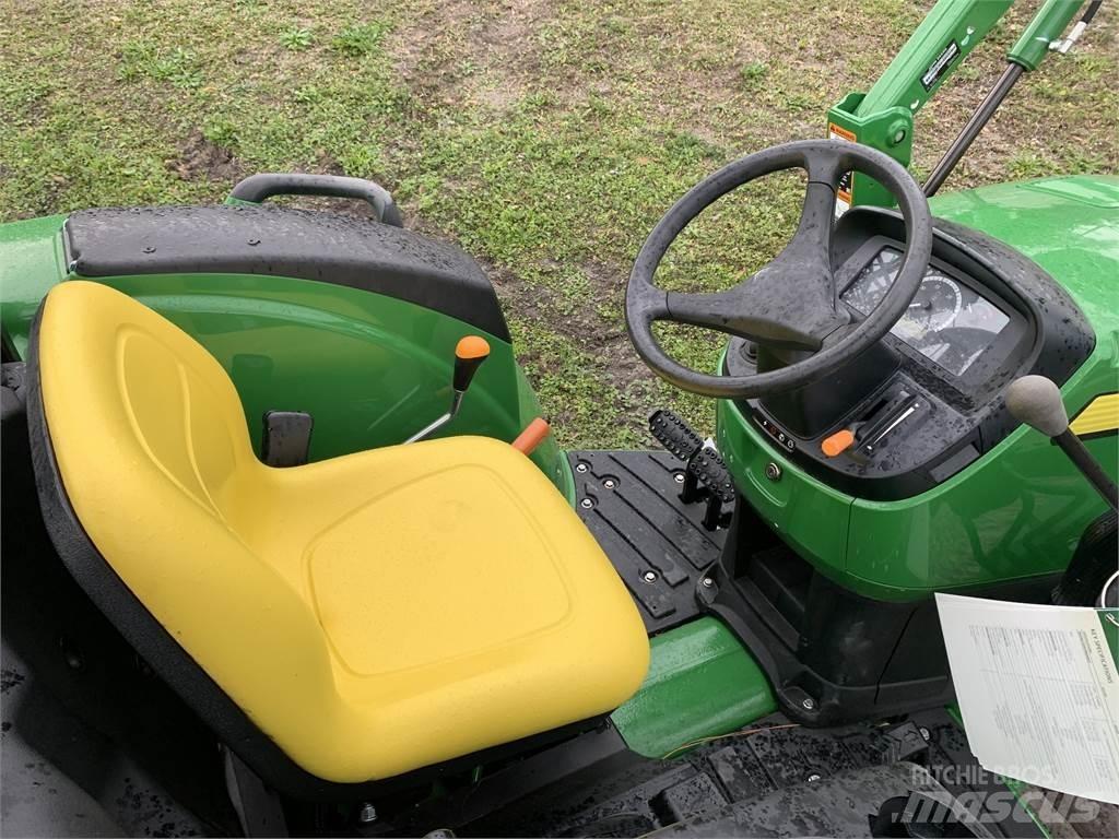 John Deere 4066M Traktory