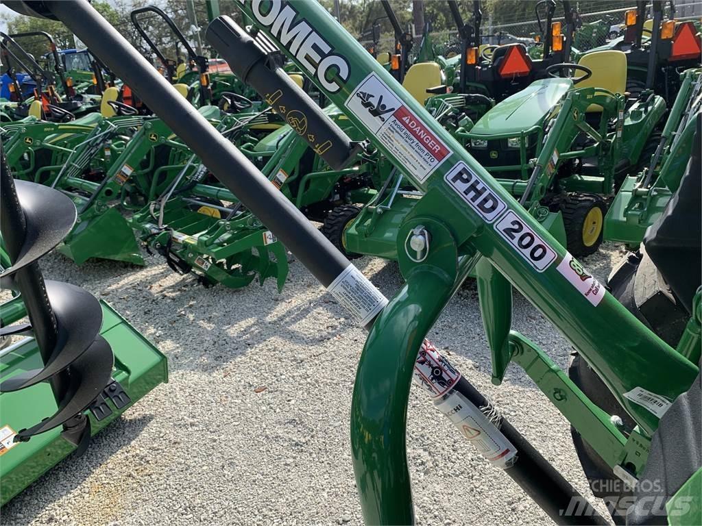 John Deere 4066M Traktory