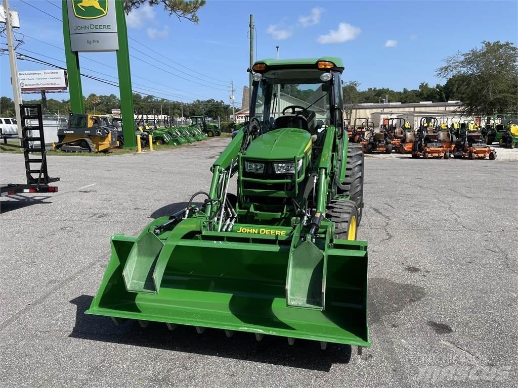 John Deere 4066R Traktory