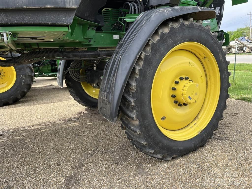 John Deere 412R Tažené postřikovače