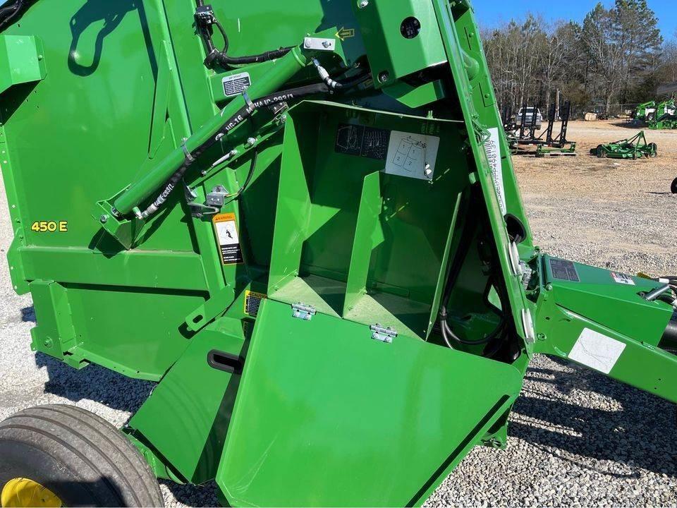 John Deere 450E Lis na válcové balíky