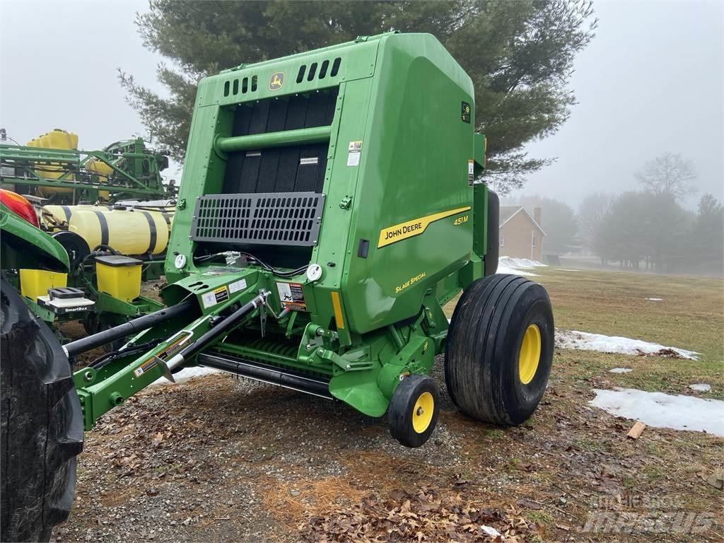 John Deere 451M Lis na válcové balíky