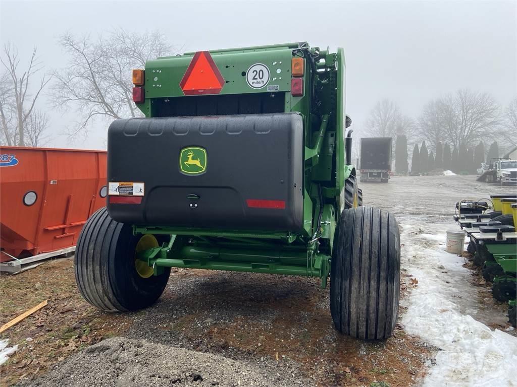 John Deere 451M Lis na válcové balíky