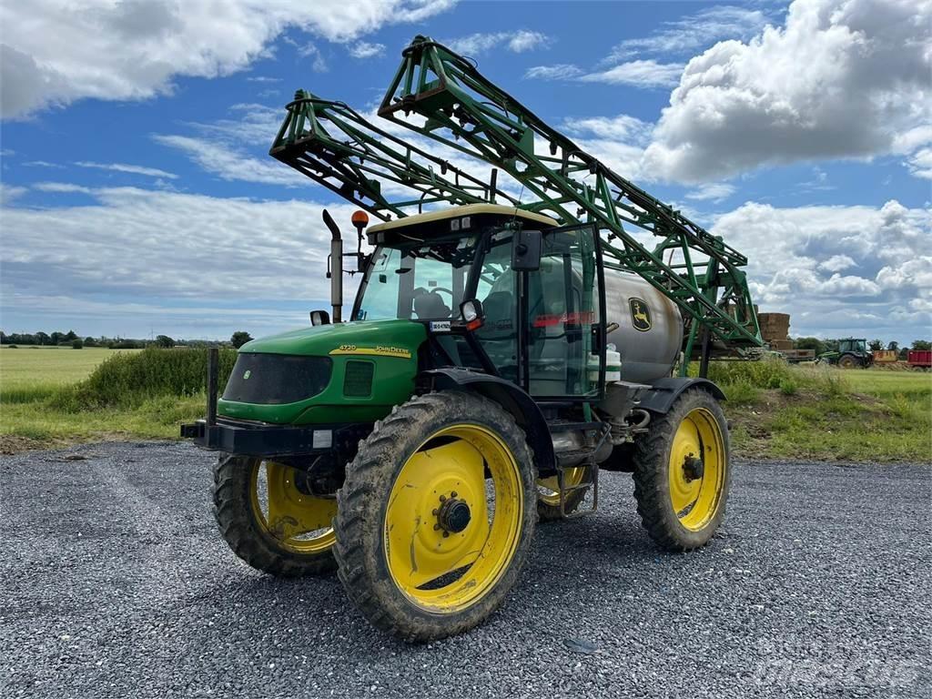 John Deere 4720 Tažené postřikovače