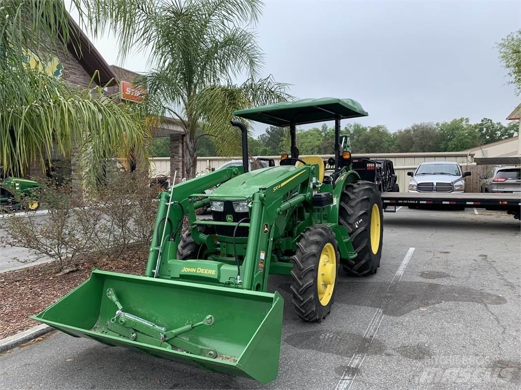 John Deere 5045E Traktory