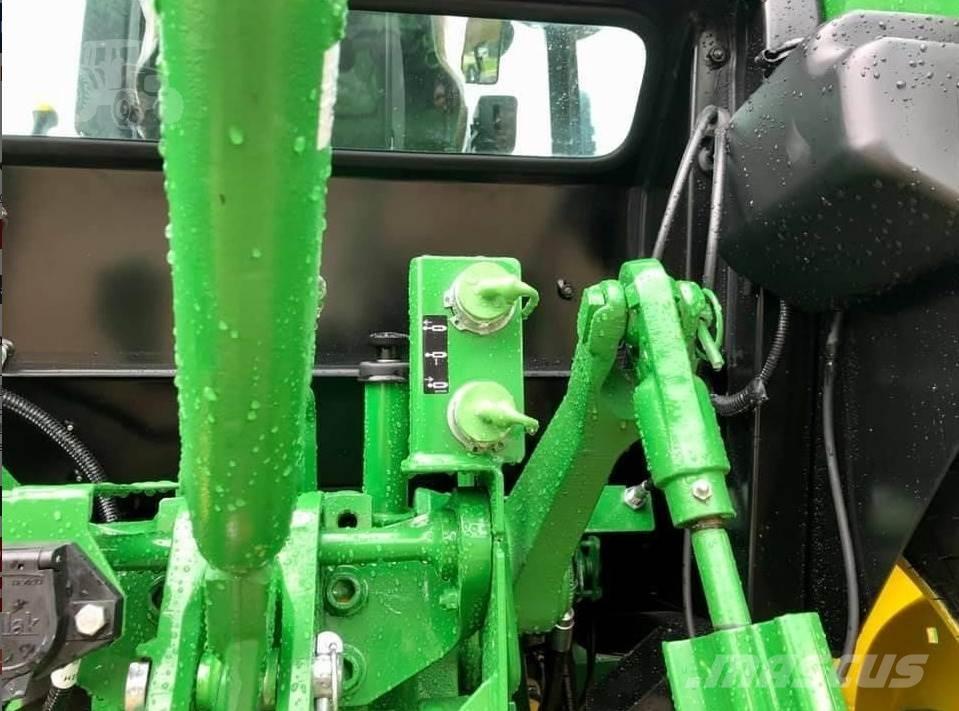John Deere 5075E Traktory