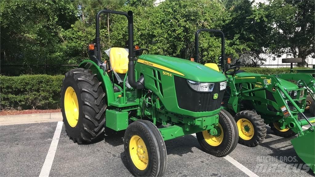 John Deere 5075E Traktory