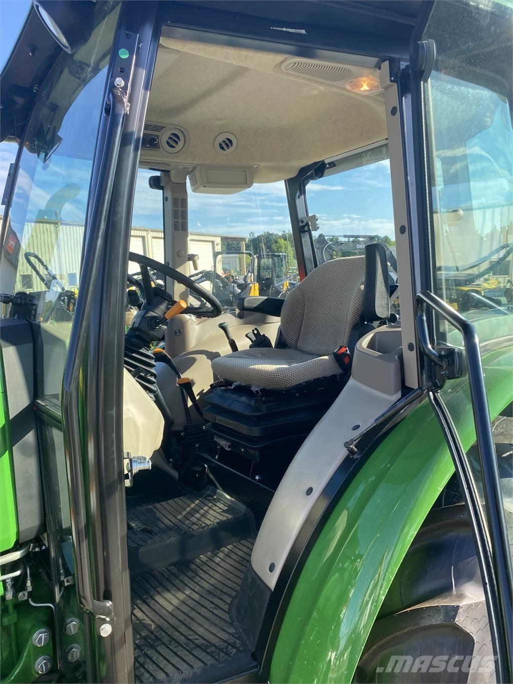 John Deere 5075E Traktory