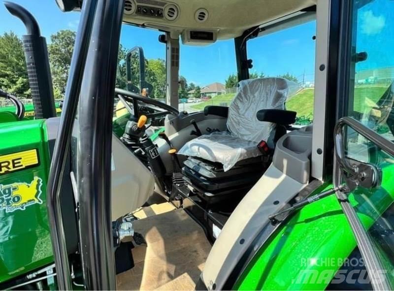 John Deere 5075E Traktory
